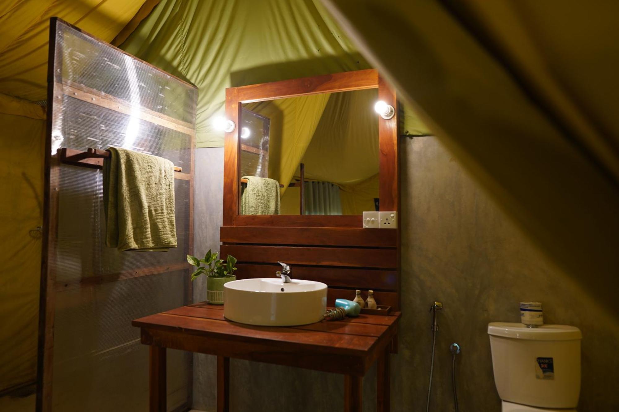 אודוואלאווה River Glamping By Gaga Bees מראה חיצוני תמונה