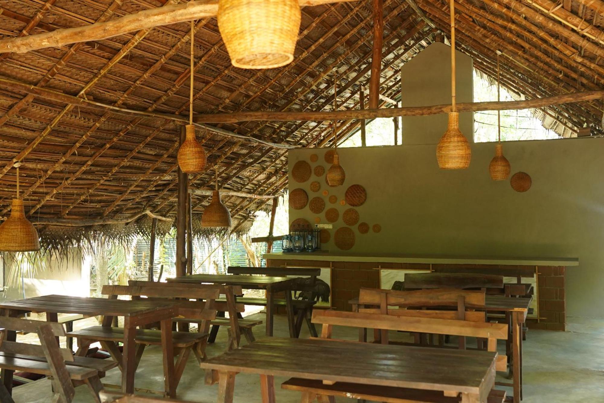 אודוואלאווה River Glamping By Gaga Bees מראה חיצוני תמונה