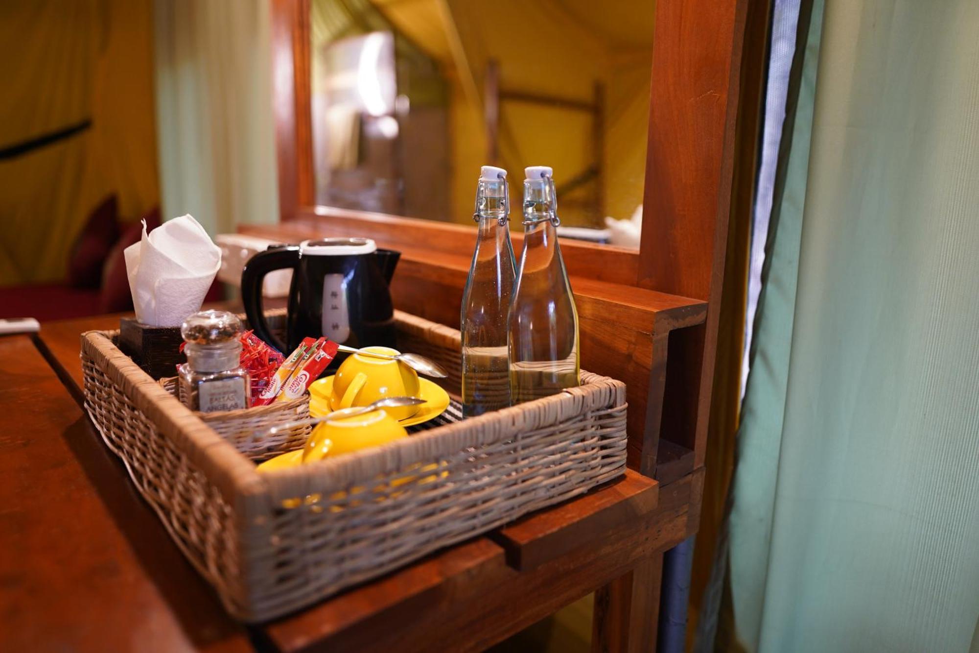 אודוואלאווה River Glamping By Gaga Bees מראה חיצוני תמונה