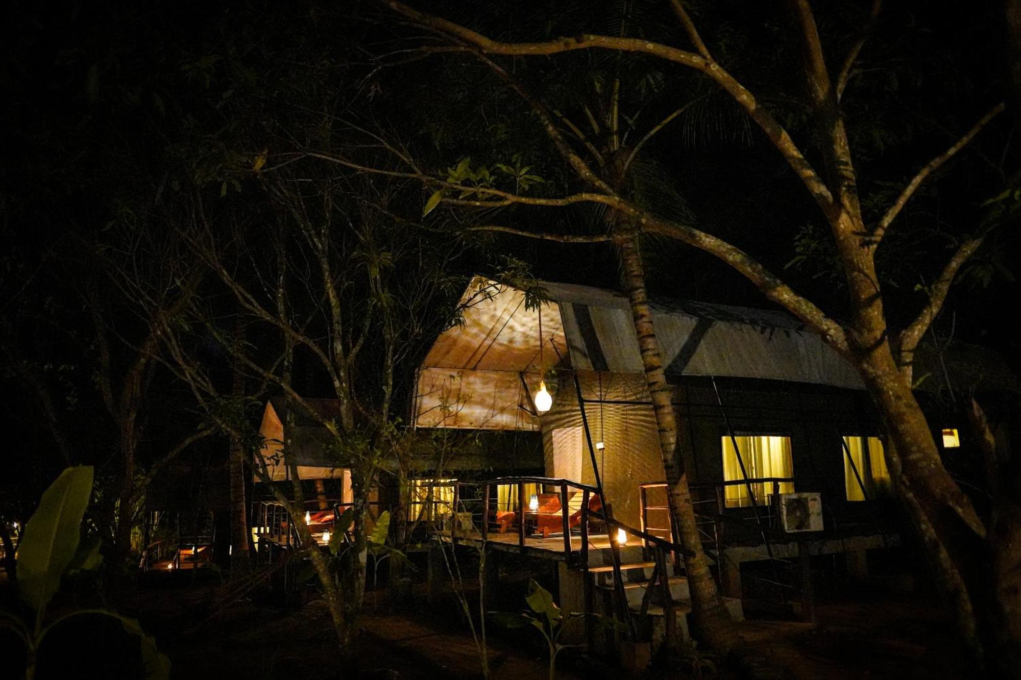 אודוואלאווה River Glamping By Gaga Bees מראה חיצוני תמונה